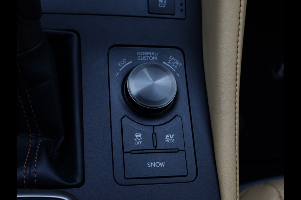 Lexus RC 300h F SPORT Line | Mark Levinson | Stoelventilatie | Safety Pac Lexus RC 300h F SPORT Line | Mark Levinson | Stoelventilatie | Safety Pac