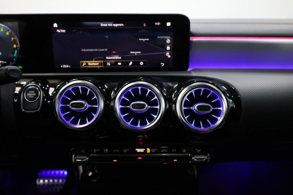 Mercedes-Benz A-Klasse 250 e AMG Line LED/SFEER/PANORAMADAK/LEER+S.VERWARMING+MEMORY/19"LMV/360 CAM/LINE/ACC/ECC/12 MDN GARANTIE!