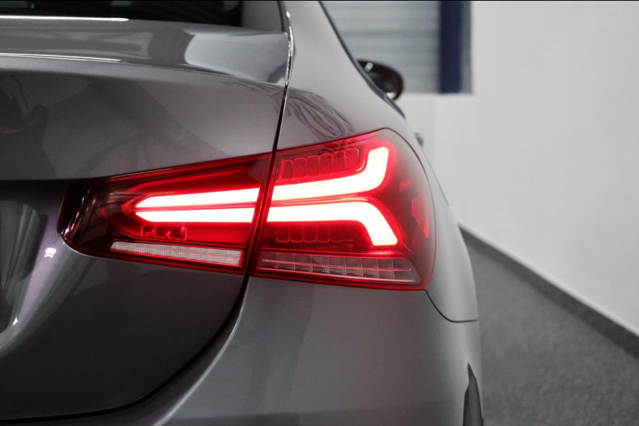 Mercedes-Benz A-Klasse 250 e AMG Line LED/SFEER/PANORAMADAK/LEER+S.VERWARMING+MEMORY/19"LMV/360 CAM/LINE/ACC/ECC/12 MDN GARANTIE!