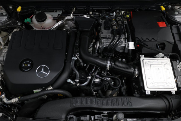 Mercedes-Benz A-Klasse 250 e AMG Line LED/SFEER/PANORAMADAK/LEER+S.VERWARMING+MEMORY/19"LMV/360 CAM/LINE/ACC/ECC/12 MDN GARANTIE!