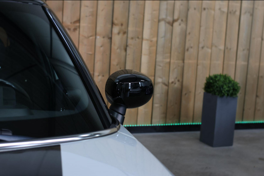 MINI Clubman 2.0 JCW 306Pk ALL4 *Pano*Harman/Kardon*Camera*Leder*Head-Up* MINI Clubman 2.0 JCW 306Pk ALL4 *Pano*Harman/Kardon*Camera*Leder*Head-Up*