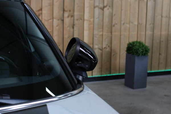 MINI Clubman 2.0 JCW 306Pk ALL4 *Pano*Harman/Kardon*Camera*Leder*Head-Up* MINI Clubman 2.0 JCW 306Pk ALL4 *Pano*Harman/Kardon*Camera*Leder*Head-Up*