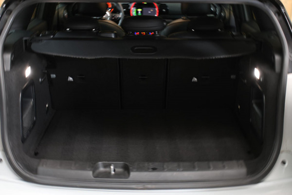 MINI Clubman 2.0 JCW 306Pk ALL4 *Pano*Harman/Kardon*Camera*Leder*Head-Up* MINI Clubman 2.0 JCW 306Pk ALL4 *Pano*Harman/Kardon*Camera*Leder*Head-Up*