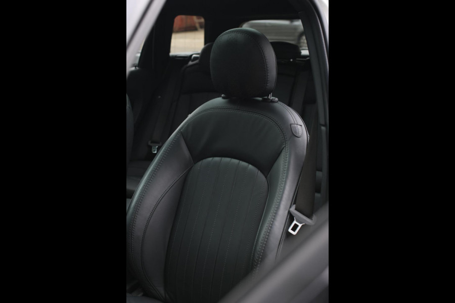 MINI Clubman 2.0 JCW 306Pk ALL4 *Pano*Harman/Kardon*Camera*Leder*Head-Up* MINI Clubman 2.0 JCW 306Pk ALL4 *Pano*Harman/Kardon*Camera*Leder*Head-Up*