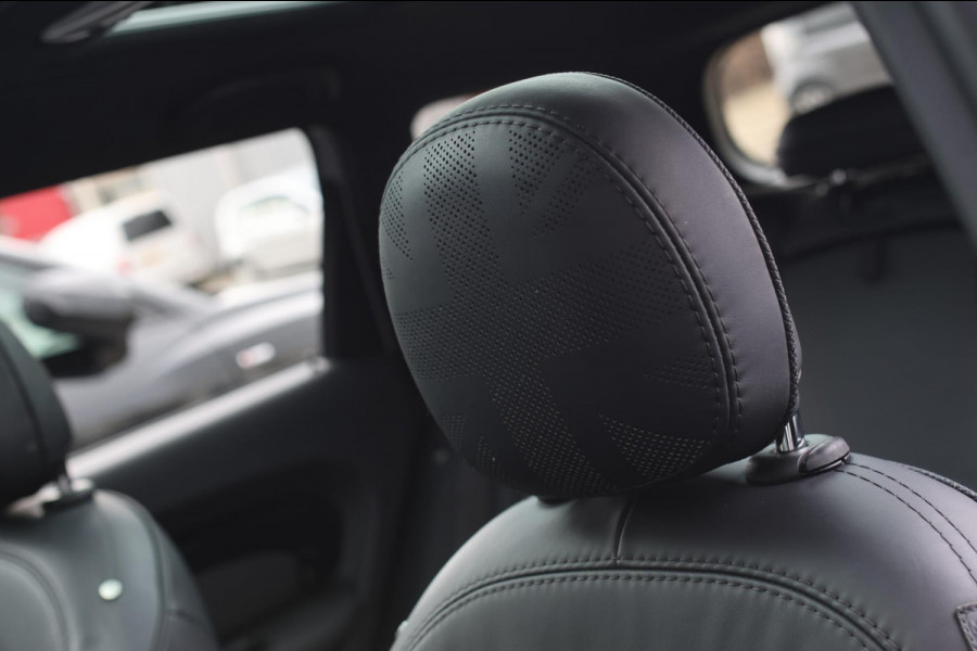 MINI Clubman 2.0 JCW 306Pk ALL4 *Pano*Harman/Kardon*Camera*Leder*Head-Up* MINI Clubman 2.0 JCW 306Pk ALL4 *Pano*Harman/Kardon*Camera*Leder*Head-Up*