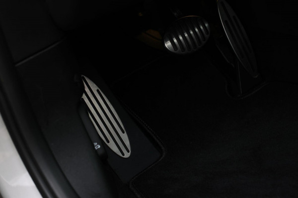 MINI Clubman 2.0 JCW 306Pk ALL4 *Pano*Harman/Kardon*Camera*Leder*Head-Up* MINI Clubman 2.0 JCW 306Pk ALL4 *Pano*Harman/Kardon*Camera*Leder*Head-Up*