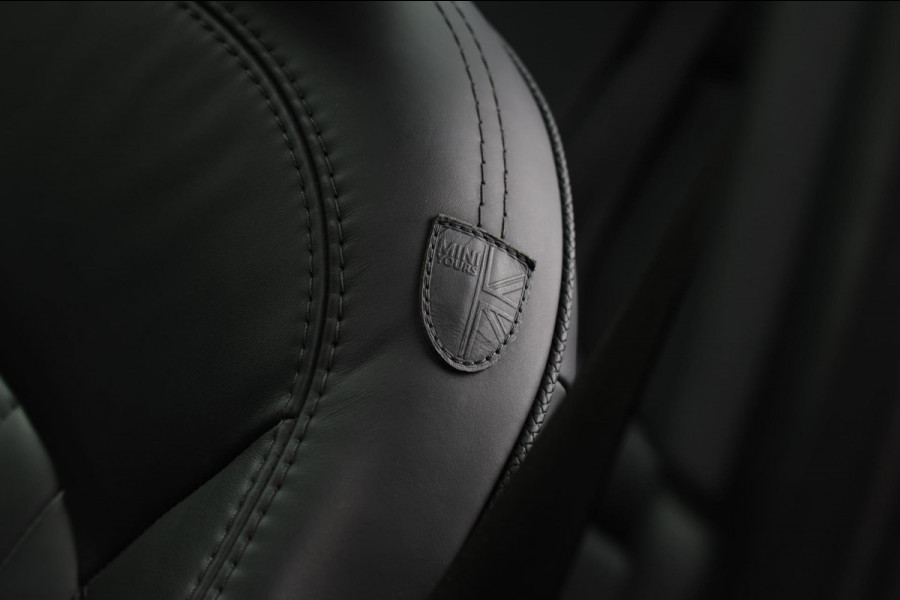 MINI Clubman 2.0 JCW 306Pk ALL4 *Pano*Harman/Kardon*Camera*Leder*Head-Up* MINI Clubman 2.0 JCW 306Pk ALL4 *Pano*Harman/Kardon*Camera*Leder*Head-Up*