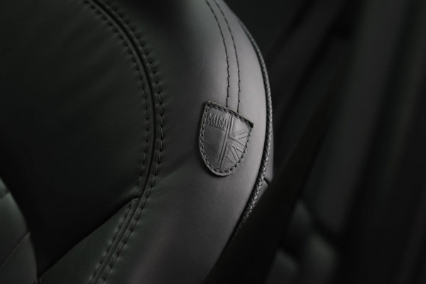 MINI Clubman 2.0 JCW 306Pk ALL4 *Pano*Harman/Kardon*Camera*Leder*Head-Up* MINI Clubman 2.0 JCW 306Pk ALL4 *Pano*Harman/Kardon*Camera*Leder*Head-Up*