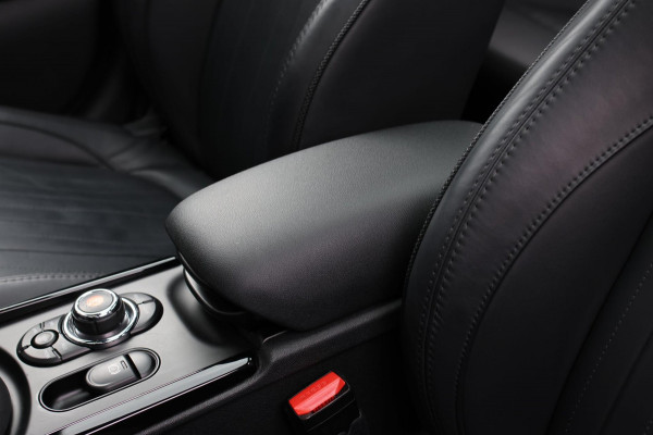 MINI Clubman 2.0 JCW 306Pk ALL4 *Pano*Harman/Kardon*Camera*Leder*Head-Up* MINI Clubman 2.0 JCW 306Pk ALL4 *Pano*Harman/Kardon*Camera*Leder*Head-Up*