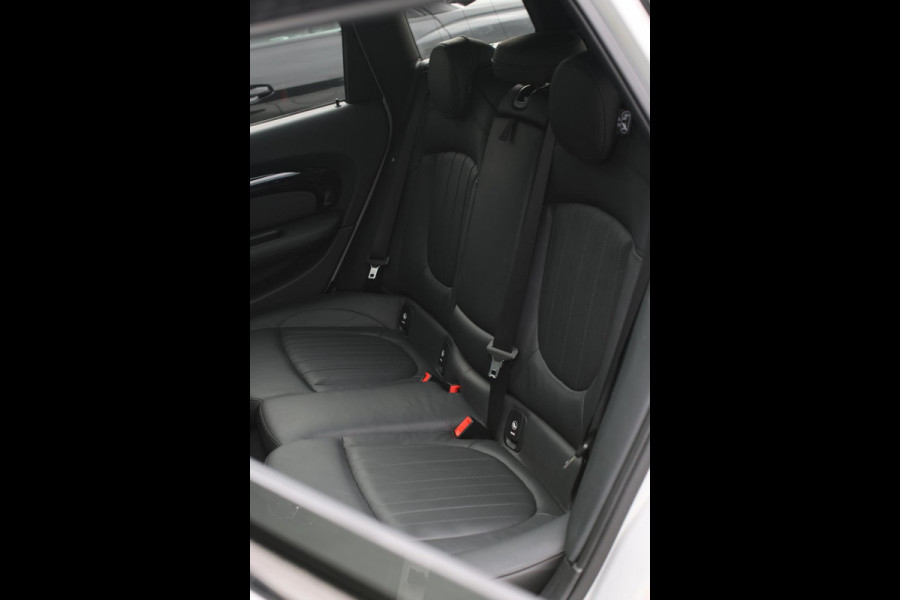 MINI Clubman 2.0 JCW 306Pk ALL4 *Pano*Harman/Kardon*Camera*Leder*Head-Up* MINI Clubman 2.0 JCW 306Pk ALL4 *Pano*Harman/Kardon*Camera*Leder*Head-Up*