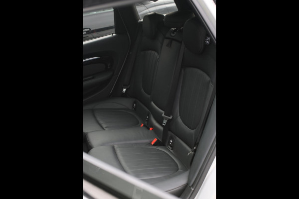 MINI Clubman 2.0 JCW 306Pk ALL4 *Pano*Harman/Kardon*Camera*Leder*Head-Up* MINI Clubman 2.0 JCW 306Pk ALL4 *Pano*Harman/Kardon*Camera*Leder*Head-Up*