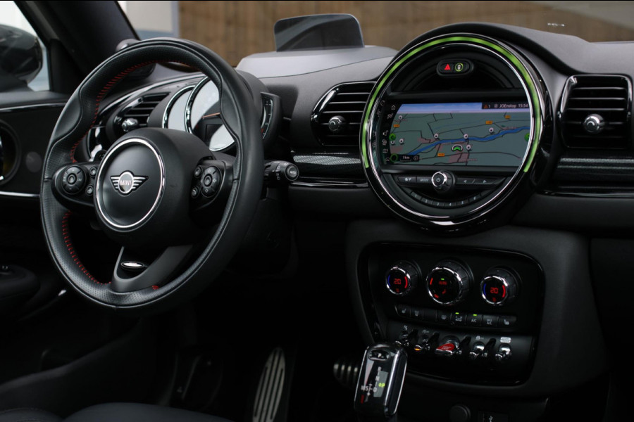 MINI Clubman 2.0 JCW 306Pk ALL4 *Pano*Harman/Kardon*Camera*Leder*Head-Up* MINI Clubman 2.0 JCW 306Pk ALL4 *Pano*Harman/Kardon*Camera*Leder*Head-Up*