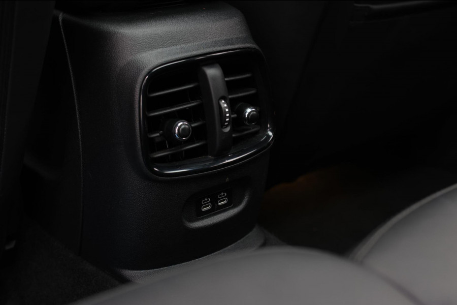 MINI Clubman 2.0 JCW 306Pk ALL4 *Pano*Harman/Kardon*Camera*Leder*Head-Up* MINI Clubman 2.0 JCW 306Pk ALL4 *Pano*Harman/Kardon*Camera*Leder*Head-Up*