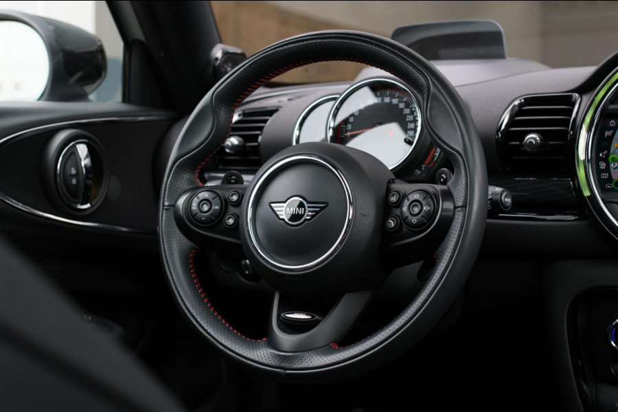 MINI Clubman 2.0 JCW 306Pk ALL4 *Pano*Harman/Kardon*Camera*Leder*Head-Up* MINI Clubman 2.0 JCW 306Pk ALL4 *Pano*Harman/Kardon*Camera*Leder*Head-Up*