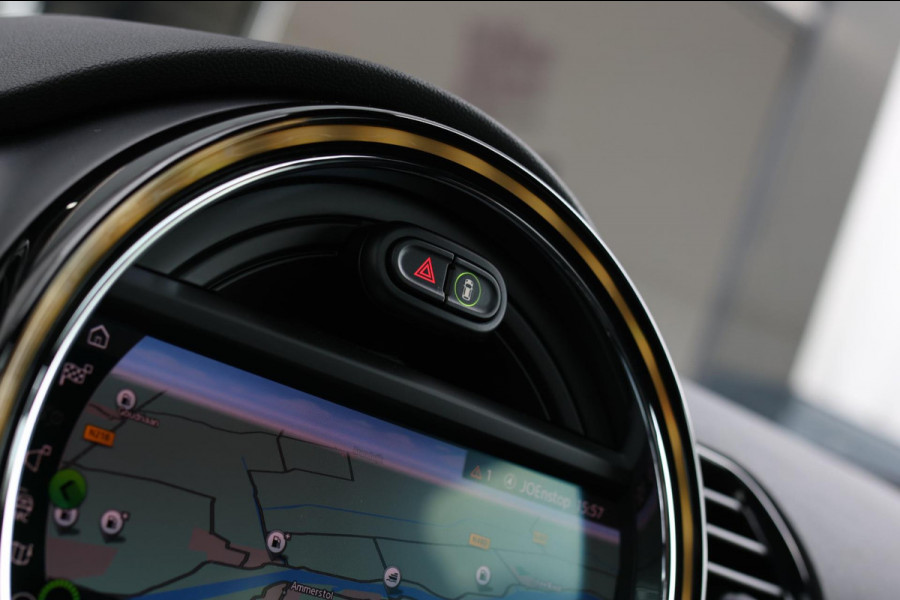 MINI Clubman 2.0 JCW 306Pk ALL4 *Pano*Harman/Kardon*Camera*Leder*Head-Up* MINI Clubman 2.0 JCW 306Pk ALL4 *Pano*Harman/Kardon*Camera*Leder*Head-Up*