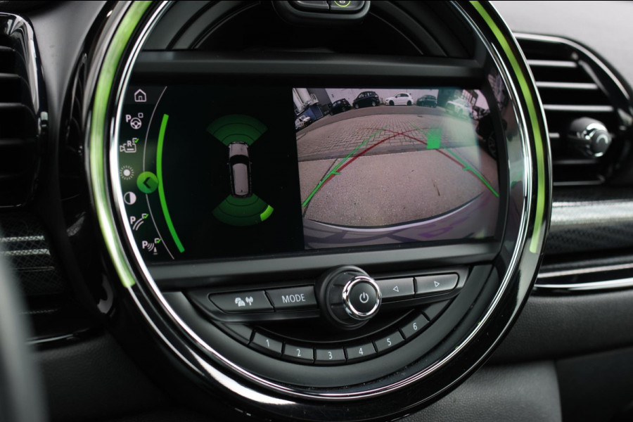 MINI Clubman 2.0 JCW 306Pk ALL4 *Pano*Harman/Kardon*Camera*Leder*Head-Up* MINI Clubman 2.0 JCW 306Pk ALL4 *Pano*Harman/Kardon*Camera*Leder*Head-Up*