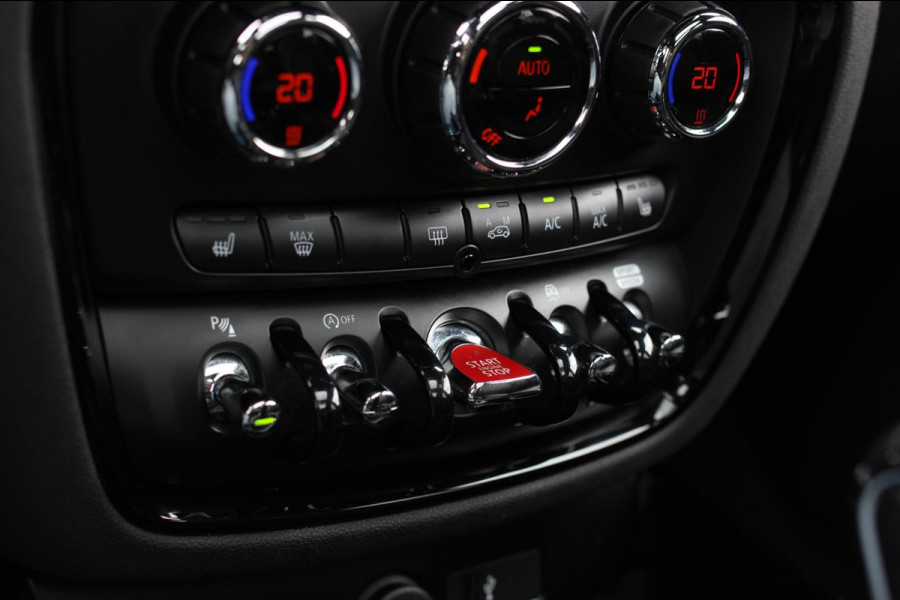 MINI Clubman 2.0 JCW 306Pk ALL4 *Pano*Harman/Kardon*Camera*Leder*Head-Up* MINI Clubman 2.0 JCW 306Pk ALL4 *Pano*Harman/Kardon*Camera*Leder*Head-Up*