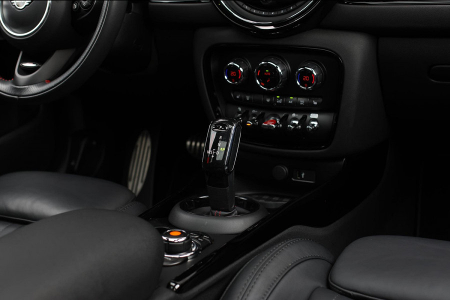 MINI Clubman 2.0 JCW 306Pk ALL4 *Pano*Harman/Kardon*Camera*Leder*Head-Up* MINI Clubman 2.0 JCW 306Pk ALL4 *Pano*Harman/Kardon*Camera*Leder*Head-Up*