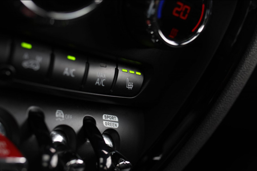 MINI Clubman 2.0 JCW 306Pk ALL4 *Pano*Harman/Kardon*Camera*Leder*Head-Up* MINI Clubman 2.0 JCW 306Pk ALL4 *Pano*Harman/Kardon*Camera*Leder*Head-Up*