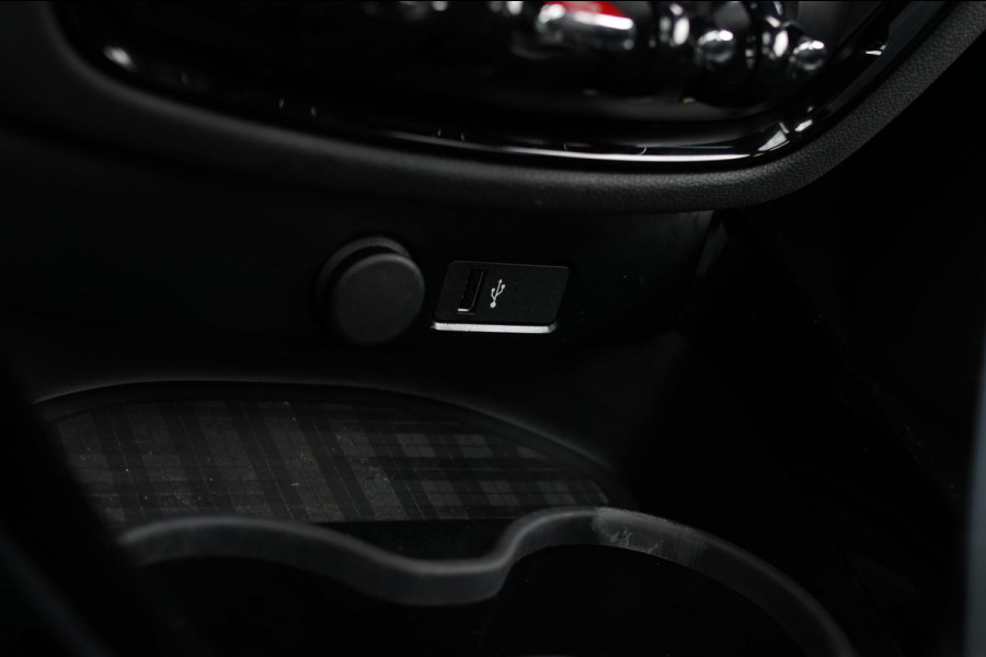 MINI Clubman 2.0 JCW 306Pk ALL4 *Pano*Harman/Kardon*Camera*Leder*Head-Up* MINI Clubman 2.0 JCW 306Pk ALL4 *Pano*Harman/Kardon*Camera*Leder*Head-Up*