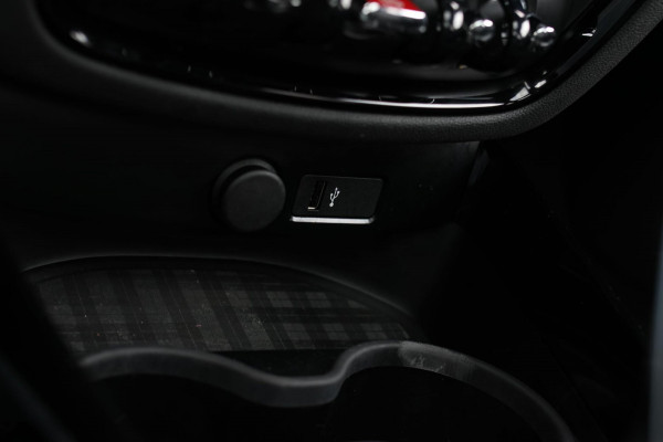 MINI Clubman 2.0 JCW 306Pk ALL4 *Pano*Harman/Kardon*Camera*Leder*Head-Up* MINI Clubman 2.0 JCW 306Pk ALL4 *Pano*Harman/Kardon*Camera*Leder*Head-Up*