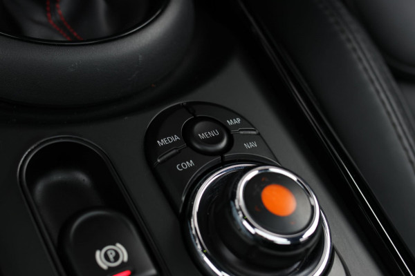 MINI Clubman 2.0 JCW 306Pk ALL4 *Pano*Harman/Kardon*Camera*Leder*Head-Up* MINI Clubman 2.0 JCW 306Pk ALL4 *Pano*Harman/Kardon*Camera*Leder*Head-Up*