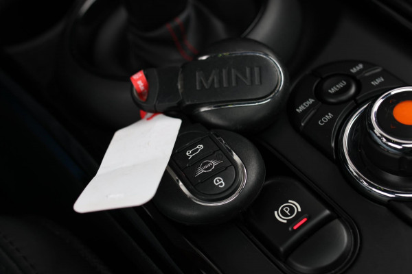 MINI Clubman 2.0 JCW 306Pk ALL4 *Pano*Harman/Kardon*Camera*Leder*Head-Up* MINI Clubman 2.0 JCW 306Pk ALL4 *Pano*Harman/Kardon*Camera*Leder*Head-Up*