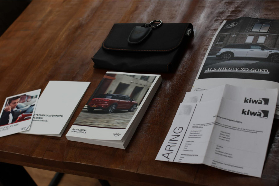 MINI Clubman 2.0 JCW 306Pk ALL4 *Pano*Harman/Kardon*Camera*Leder*Head-Up* MINI Clubman 2.0 JCW 306Pk ALL4 *Pano*Harman/Kardon*Camera*Leder*Head-Up*