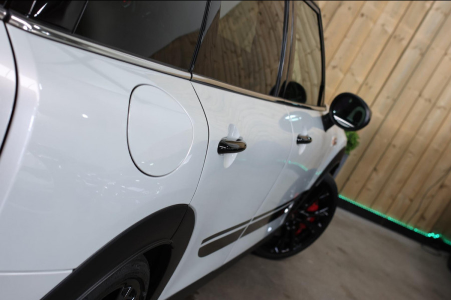 MINI Clubman 2.0 JCW 306Pk ALL4 *Pano*Harman/Kardon*Camera*Leder*Head-Up* MINI Clubman 2.0 JCW 306Pk ALL4 *Pano*Harman/Kardon*Camera*Leder*Head-Up*