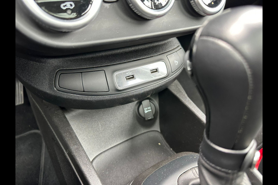 Fiat 500X 1.3 FireFly Turbo 150 Sport Automaat | Panodak Elektr | Navi | Climate | occasion Fiat 500X 1.3 FireFly Turbo 150 Sport Automaat | Panodak Elektr | Navi | Climate | occasion
