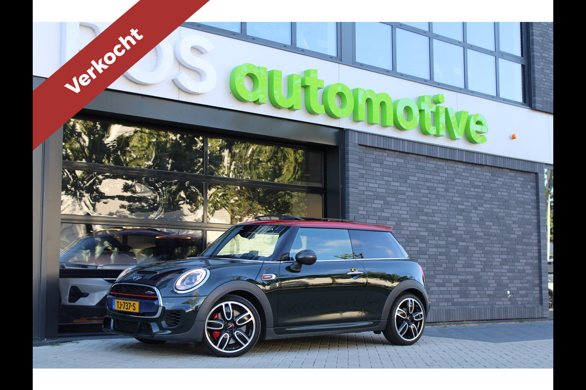 MINI Mini 2.0 John Cooper Works | NAP! | 1E EIG | PANO | H/K | HUD | CAMERA | STOELVERWARMING | MINI Mini 2.0 John Cooper Works | NAP! | 1E EIG | PANO | H/K | HUD | CAMERA | STOELVERWARMING |