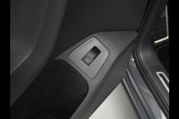 Seat Tarraco 1.5 TSI 150pk DSG FR Business Intense Panoramadak Navigatie Trekhaak Stoelverwarming v + a Seat Tarraco 1.5 TSI 150pk DSG FR Business Intense Panoramadak Navigatie Trekhaak Stoelverwarming v + a