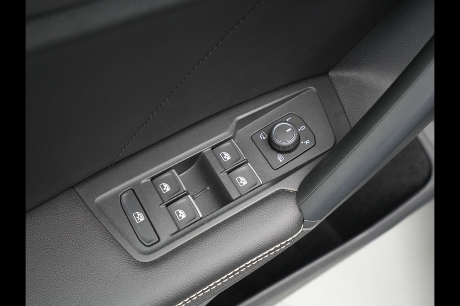 Seat Tarraco 1.5 TSI 150pk DSG FR Business Intense Panoramadak Navigatie Trekhaak Stoelverwarming v + a Seat Tarraco 1.5 TSI 150pk DSG FR Business Intense Panoramadak Navigatie Trekhaak Stoelverwarming v + a