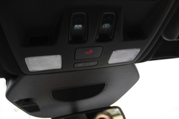 Ford Kuga 2.5-243pk PHEV ST-Line X. 2100kg trekgewicht ! Nieuw Model ! Van €. 54.937,- voor €. 43.735,- ! Trekgewicht van 2.100kg ! Elektr. verstelb. AGR stoelen voor, Stoel-, stuur-, voorraam- en achterbank verwarming, Elektr. panorama/schuif-kanteldak , Trekhaak wegklapbaar,