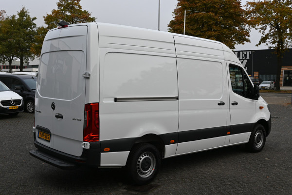 Mercedes-Benz Sprinter 317 CDI L2H2 Pro HD Navigatie, Winterpakket, Geveerde stoel, Etc. Mercedes-Benz Sprinter 317 CDI L2H2 Pro HD Navigatie, Winterpakket, Geveerde stoel, Etc.