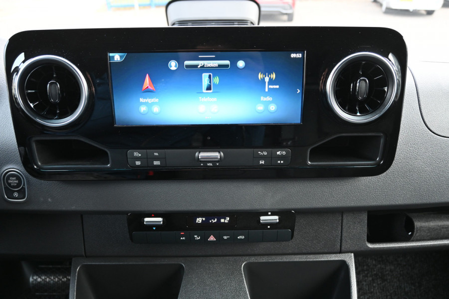 Mercedes-Benz Sprinter 317 CDI L2H2 Pro HD Navigatie, Winterpakket, Geveerde stoel, Etc. Mercedes-Benz Sprinter 317 CDI L2H2 Pro HD Navigatie, Winterpakket, Geveerde stoel, Etc.