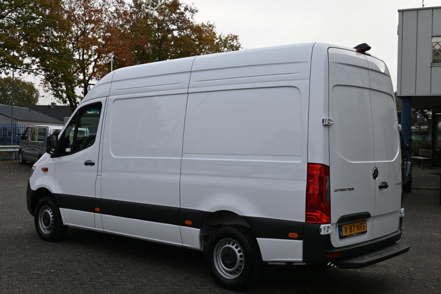 Mercedes-Benz Sprinter 317 CDI L2H2 Pro HD Navigatie, Winterpakket, Geveerde stoel, Etc. Mercedes-Benz Sprinter 317 CDI L2H2 Pro HD Navigatie, Winterpakket, Geveerde stoel, Etc.