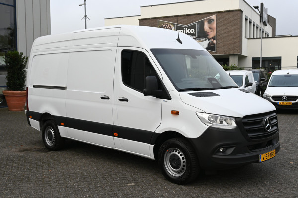 Mercedes-Benz Sprinter 317 CDI L2H2 Pro HD Navigatie, Winterpakket, Geveerde stoel, Etc. Mercedes-Benz Sprinter 317 CDI L2H2 Pro HD Navigatie, Winterpakket, Geveerde stoel, Etc.