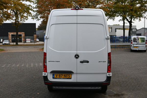 Mercedes-Benz Sprinter 317 CDI L2H2 Pro HD Navigatie, Winterpakket, Geveerde stoel, Etc. Mercedes-Benz Sprinter 317 CDI L2H2 Pro HD Navigatie, Winterpakket, Geveerde stoel, Etc.