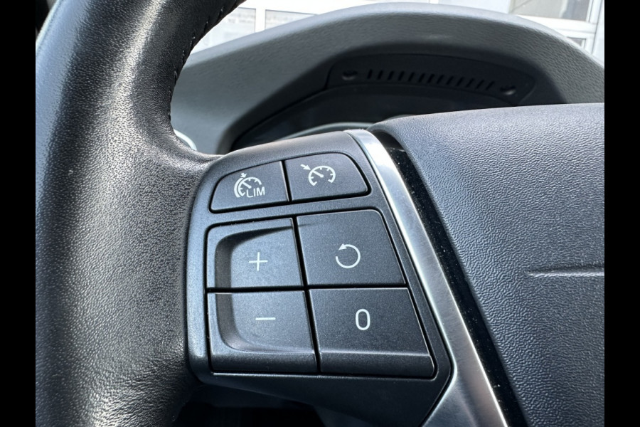 Volvo S60 Cross Country 2.0 T5 AWD Momentum