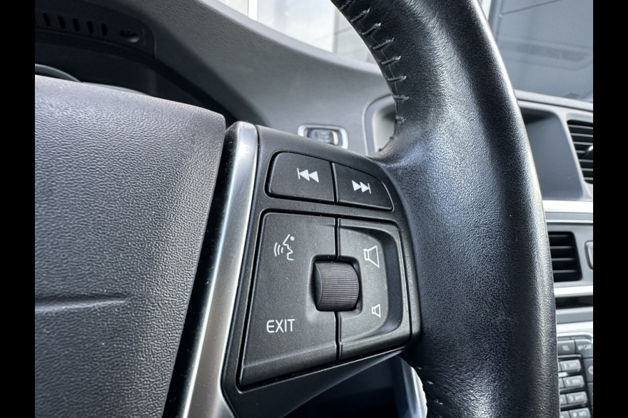 Volvo S60 Cross Country 2.0 T5 AWD Momentum