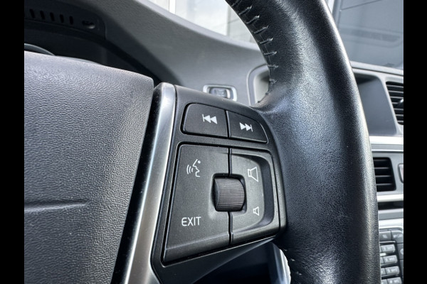 Volvo S60 Cross Country 2.0 T5 AWD Momentum