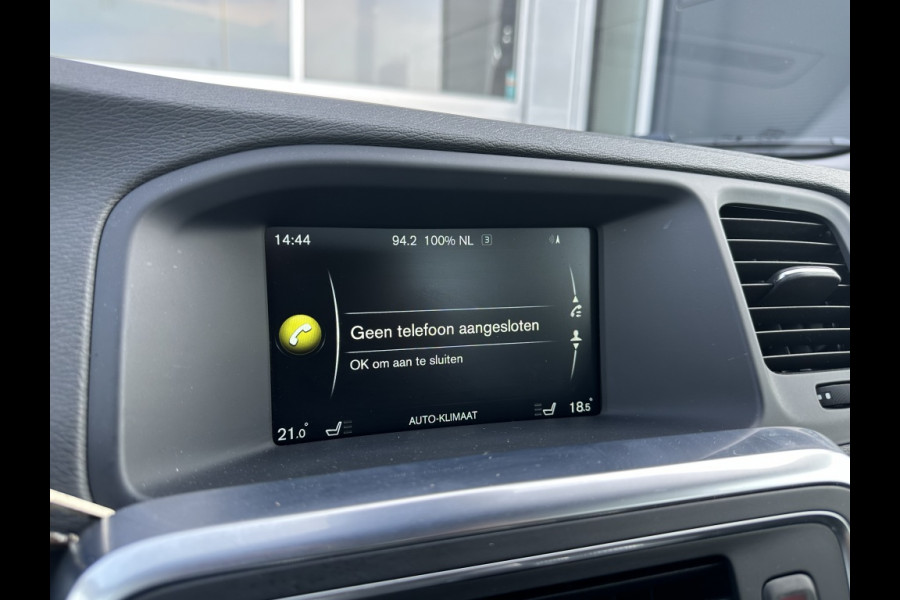 Volvo S60 Cross Country 2.0 T5 AWD Momentum