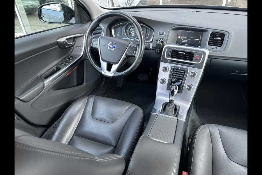 Volvo S60 Cross Country 2.0 T5 AWD Momentum