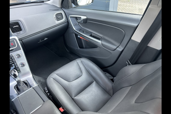 Volvo S60 Cross Country 2.0 T5 AWD Momentum