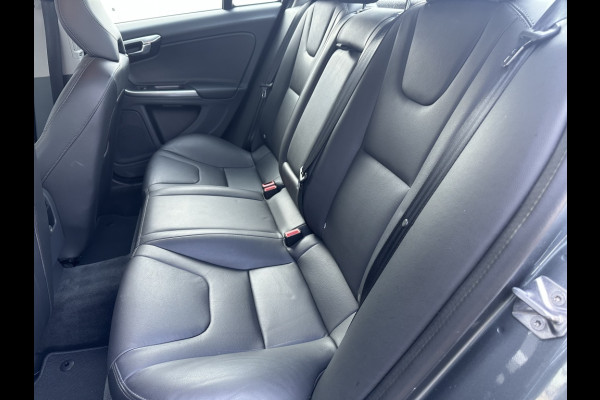 Volvo S60 Cross Country 2.0 T5 AWD Momentum