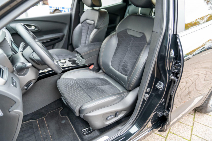 Renault Kadjar 1.3 TCe Black Edition Automaat | Prijs rijklaar incl. 12 mnd garantie | Trekhaak Navi Bose Blindspot Verw stoelen Renault Kadjar 1.3 TCe Black Edition Automaat | Prijs rijklaar incl. 12 mnd garantie | Trekhaak Navi Bose Blindspot Verw stoelen