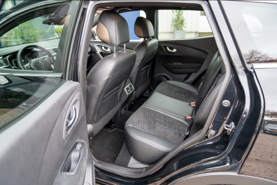 Renault Kadjar 1.3 TCe Black Edition Automaat | Prijs rijklaar incl. 12 mnd garantie | Trekhaak Navi Bose Blindspot Verw stoelen Renault Kadjar 1.3 TCe Black Edition Automaat | Prijs rijklaar incl. 12 mnd garantie | Trekhaak Navi Bose Blindspot Verw stoelen