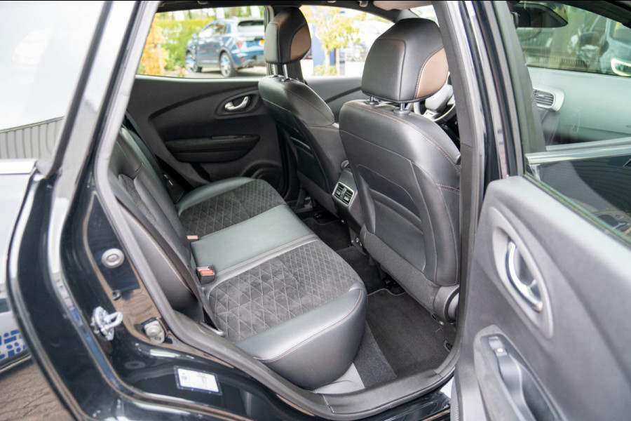 Renault Kadjar 1.3 TCe Black Edition Automaat | Prijs rijklaar incl. 12 mnd garantie | Trekhaak Navi Bose Blindspot Verw stoelen Renault Kadjar 1.3 TCe Black Edition Automaat | Prijs rijklaar incl. 12 mnd garantie | Trekhaak Navi Bose Blindspot Verw stoelen