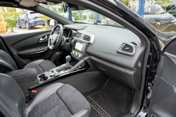 Renault Kadjar 1.3 TCe Black Edition Automaat | Prijs rijklaar incl. 12 mnd garantie | Trekhaak Navi Bose Blindspot Verw stoelen Renault Kadjar 1.3 TCe Black Edition Automaat | Prijs rijklaar incl. 12 mnd garantie | Trekhaak Navi Bose Blindspot Verw stoelen